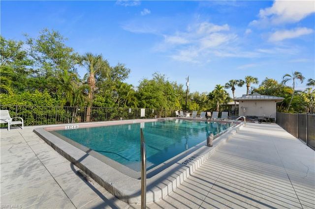 900 Henderson Creek DR A102, Naples, FL 34114