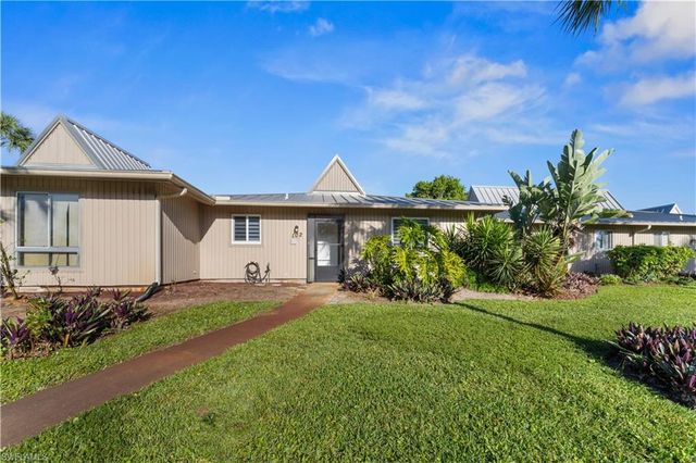 900 Henderson Creek DR A102, Naples, FL 34114