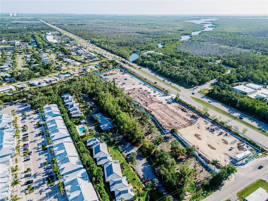 900 Henderson Creek DR A102, Naples, FL 34114