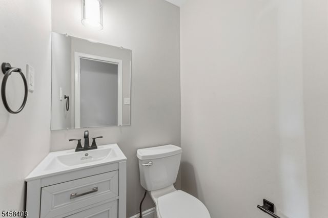 850 Robin Rd, Hillsborough Twp., NJ 08844