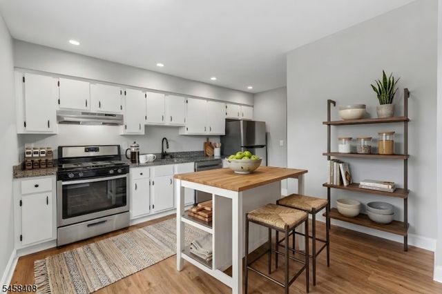 850 Robin Rd, Hillsborough Twp., NJ 08844