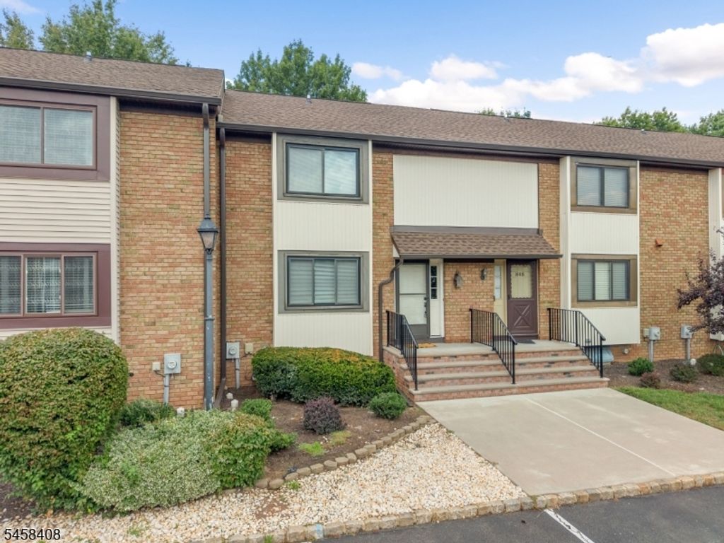 850 Robin Rd, Hillsborough Twp., NJ 08844 — photo 2
