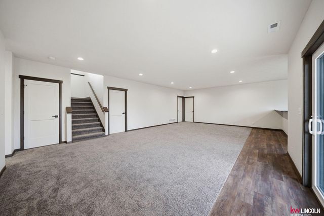 1044 Tuscan Trail, Hickman, NE 68372