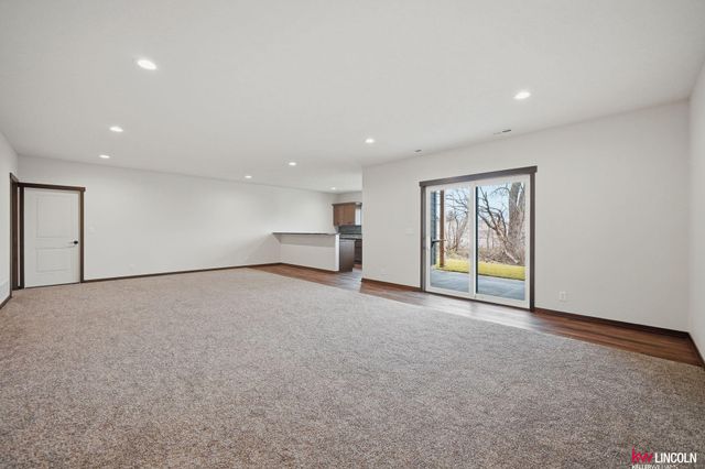 1044 Tuscan Trail, Hickman, NE 68372