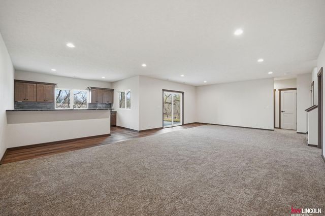 1044 Tuscan Trail, Hickman, NE 68372