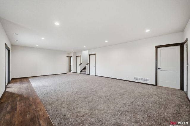 1044 Tuscan Trail, Hickman, NE 68372