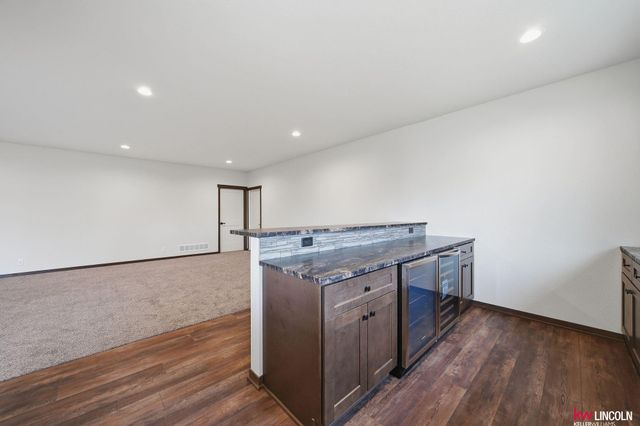1044 Tuscan Trail, Hickman, NE 68372