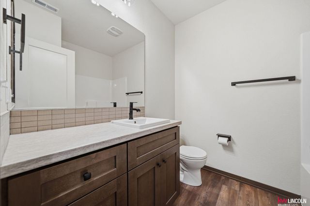 1044 Tuscan Trail, Hickman, NE 68372