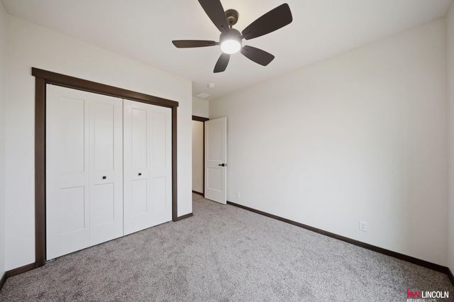1044 Tuscan Trail, Hickman, NE 68372