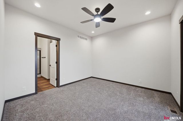 1044 Tuscan Trail, Hickman, NE 68372