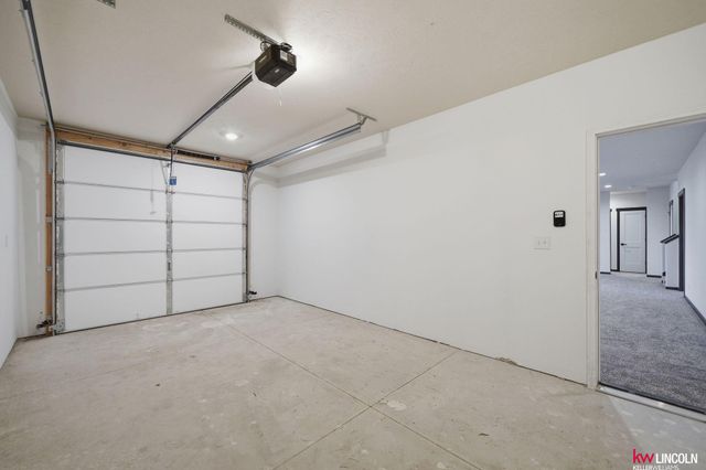1044 Tuscan Trail, Hickman, NE 68372
