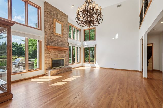 641 Mason Lane, Lake In The Hills, IL 60156