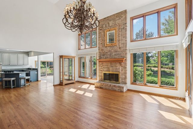 641 Mason Lane, Lake In The Hills, IL 60156