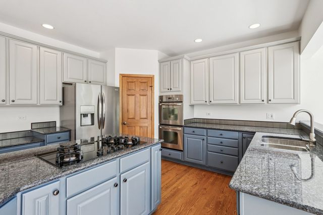 641 Mason Lane, Lake In The Hills, IL 60156