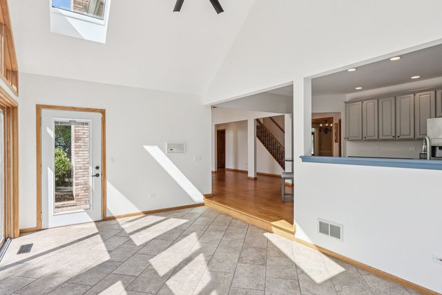 641 Mason Lane, Lake In The Hills, IL 60156