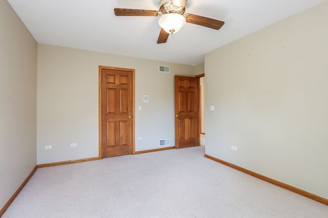 641 Mason Lane, Lake In The Hills, IL 60156