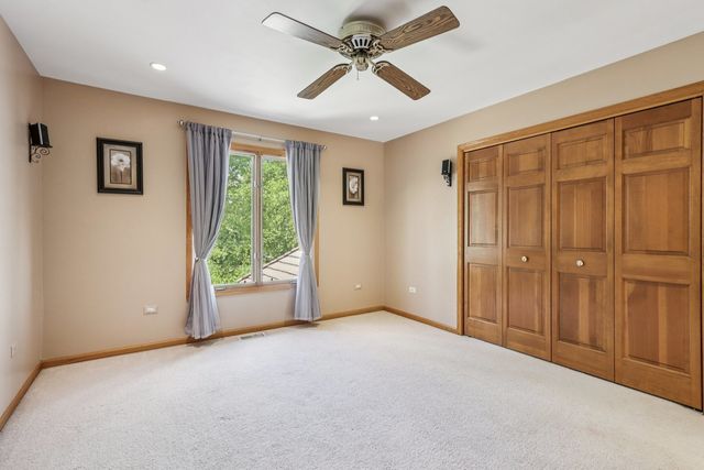 641 Mason Lane, Lake In The Hills, IL 60156