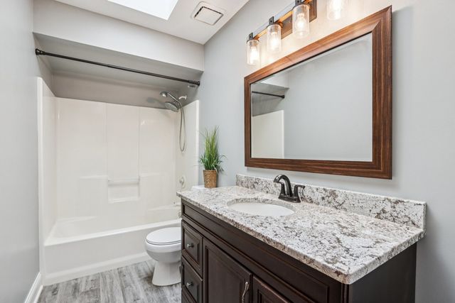 641 Mason Lane, Lake In The Hills, IL 60156