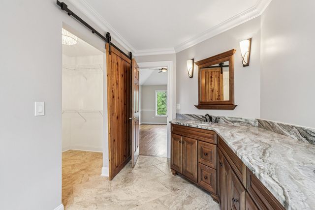 641 Mason Lane, Lake In The Hills, IL 60156