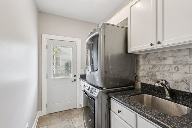 641 Mason Lane, Lake In The Hills, IL 60156