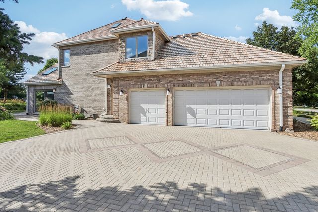 641 Mason Lane, Lake In The Hills, IL 60156