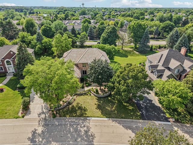 641 Mason Lane, Lake In The Hills, IL 60156