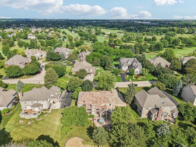 641 Mason Lane, Lake In The Hills, IL 60156