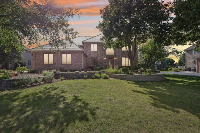 641 Mason Lane, Lake In The Hills, IL 60156