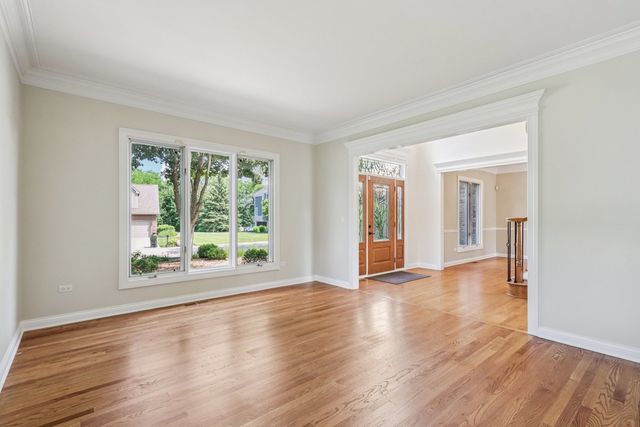 641 Mason Lane, Lake In The Hills, IL 60156