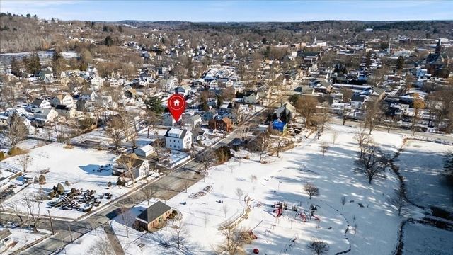 129 Friend St 2, Amesbury, MA 01913