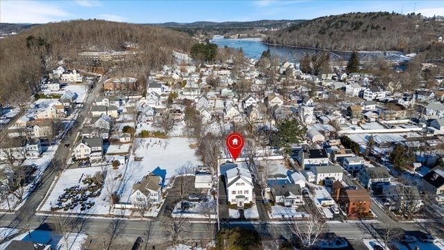 129 Friend St 2, Amesbury, MA 01913