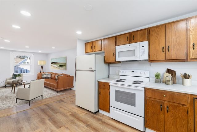 129 Friend St 2, Amesbury, MA 01913