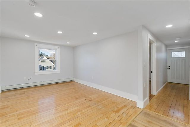 129 Friend St 2, Amesbury, MA 01913