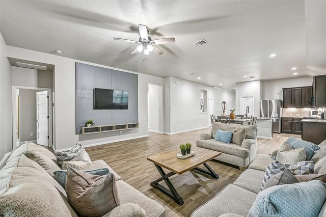 305 Bordeaux Court, Alvin, TX 77511
