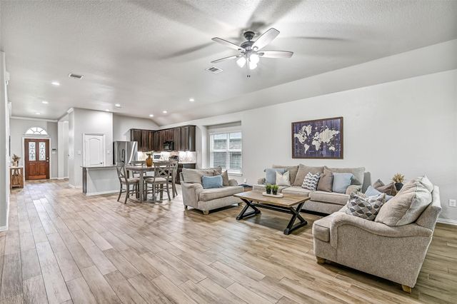 305 Bordeaux Court, Alvin, TX 77511