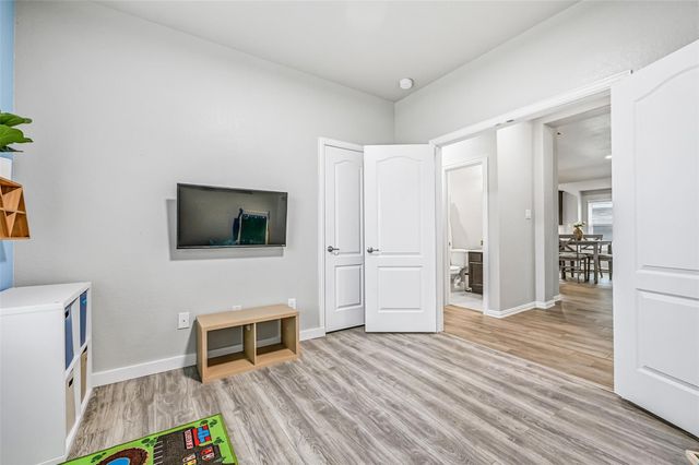 305 Bordeaux Court, Alvin, TX 77511