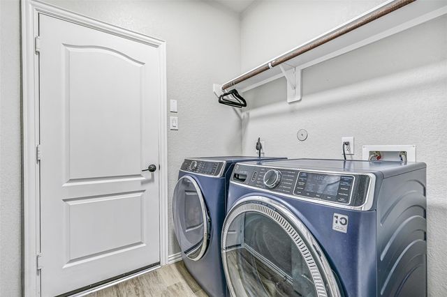 305 Bordeaux Court, Alvin, TX 77511
