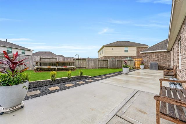 305 Bordeaux Court, Alvin, TX 77511