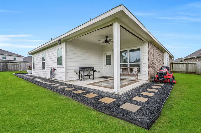 305 Bordeaux Court, Alvin, TX 77511