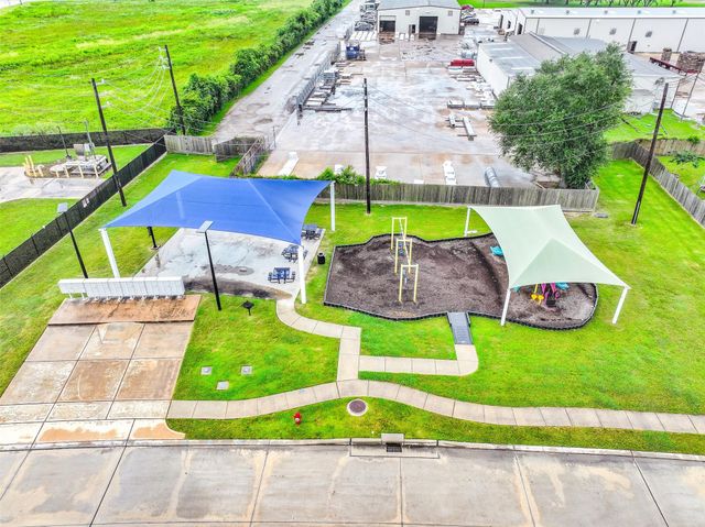 305 Bordeaux Court, Alvin, TX 77511
