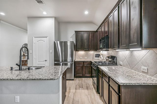 305 Bordeaux Court, Alvin, TX 77511