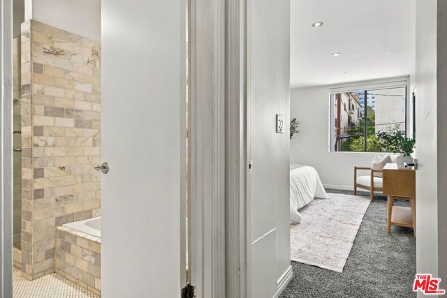 1215 N Olive Drive 306, West Hollywood, CA 90069