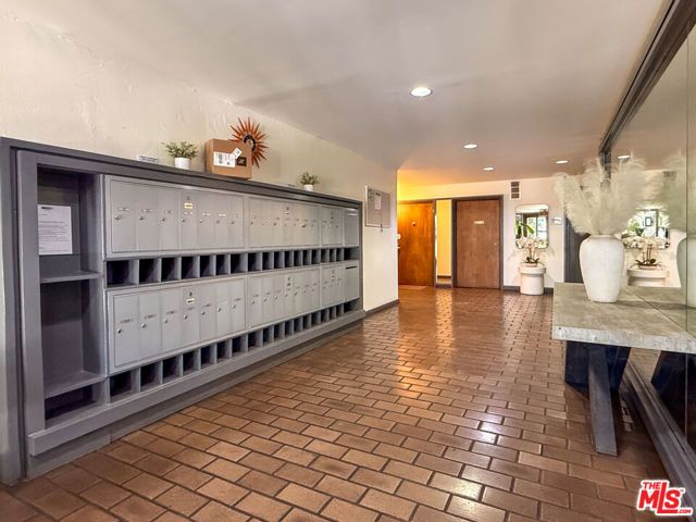 1215 N Olive Drive 306, West Hollywood, CA 90069
