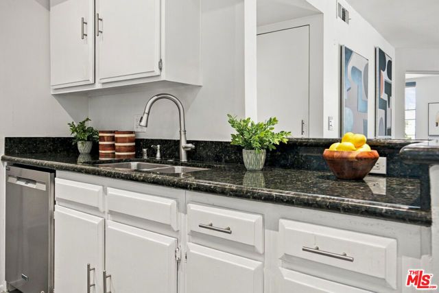 1215 N Olive Drive 306, West Hollywood, CA 90069