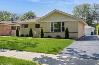 10419 Preston Street, Westchester, IL 60154
