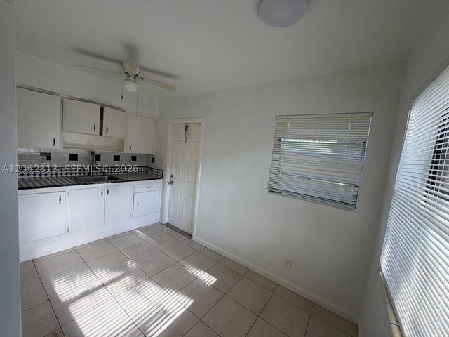 812 NW 4th Ave 2, Fort Lauderdale, FL 33311