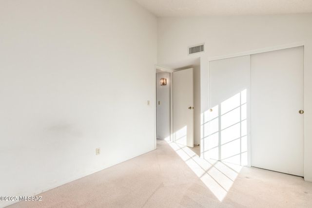 10245 E Essex Village Drive, Tucson, AZ 85748