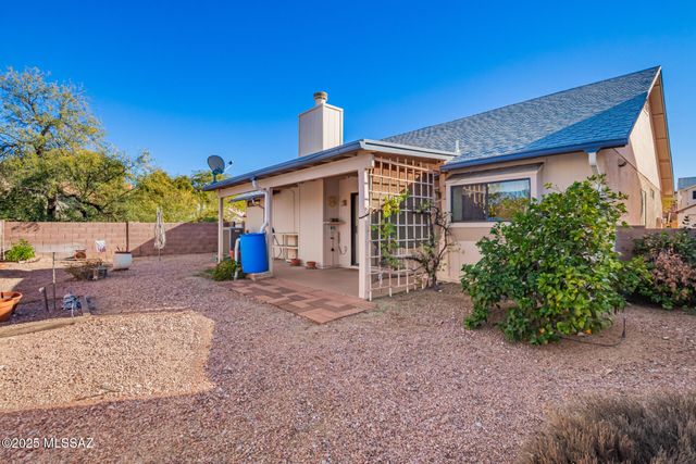 10245 E Essex Village Drive, Tucson, AZ 85748