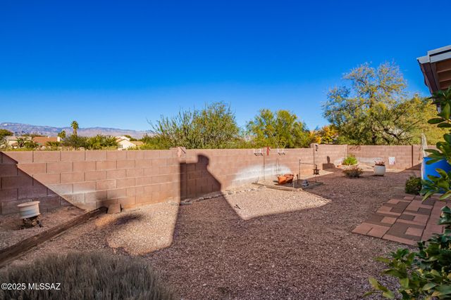 10245 E Essex Village Drive, Tucson, AZ 85748