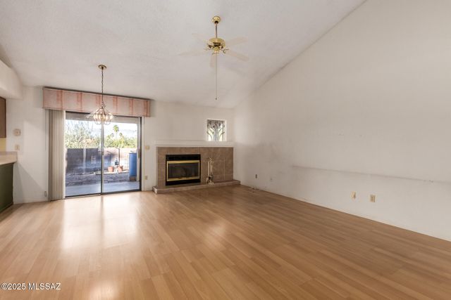 10245 E Essex Village Drive, Tucson, AZ 85748